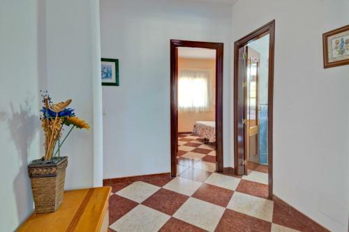 Vi�uela Villa With Pool & Lake Views By Homing