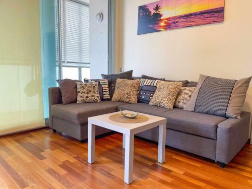 Apartamento Parking Terraza Soleada Netflix Equipado Hostem