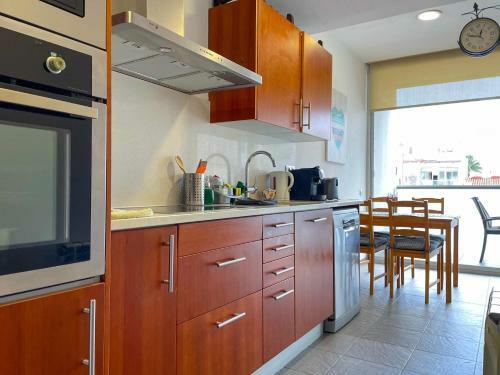 Apartamento Parking Terraza Soleada Netflix Equipado Hostem