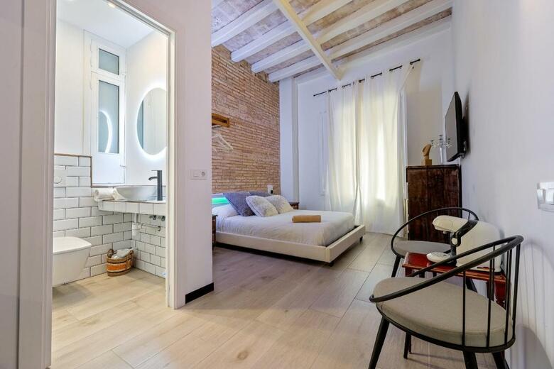 Hauzify I Novavila Centre Rooms
