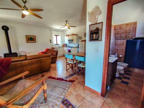 Captivating 2 Bed Country House In Villablanca
