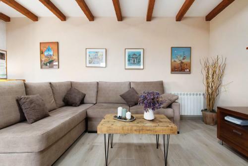 Villa Holidays Home Tinamar II