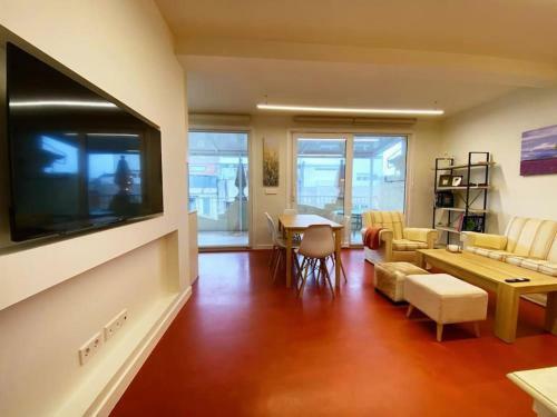 Apartamento Piso C�ntrico Con Terraza Amplia Y Garaje