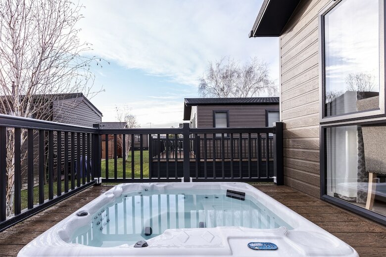 Roydon Marina Village Hotel