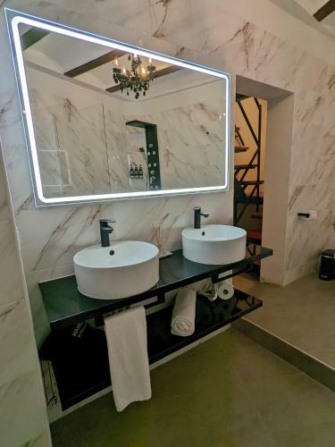 Hotel Catalina Suites