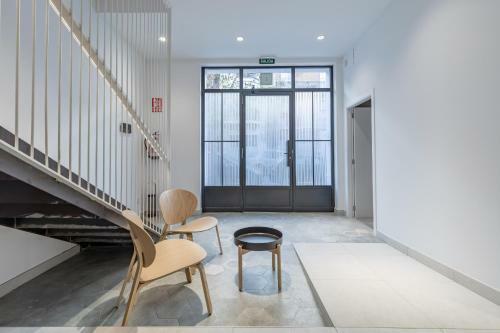Chic & Comfortable Apartment, Private Terrace