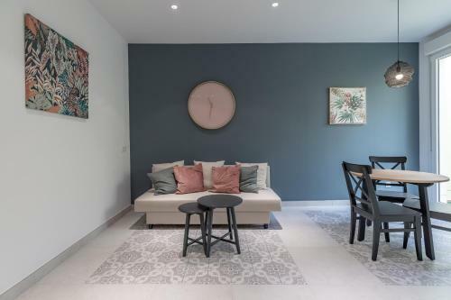Chic & Comfortable Apartment, Private Terrace