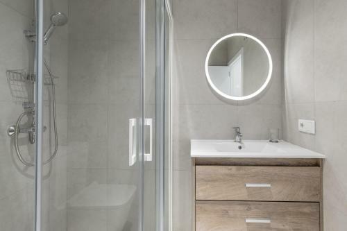 Chic & Comfortable Apartment, Private Terrace