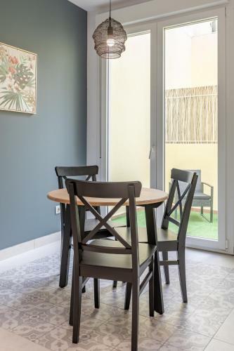 Chic & Comfortable Apartment, Private Terrace