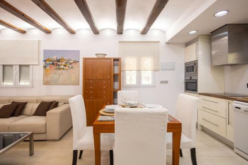 Florit Flats - The Old Town Apartment