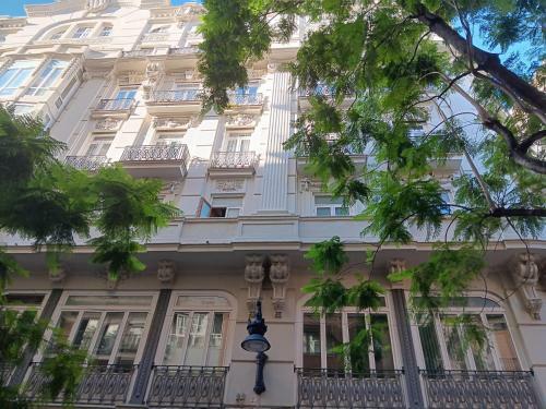 Amplio Y C�ntrico Apartamento Ciutat Vella