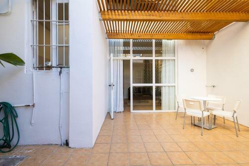 Florit Flats - The Vella Apartment