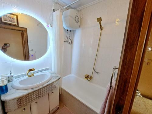 Apartamento 3 Bedroom Flat With Wifi