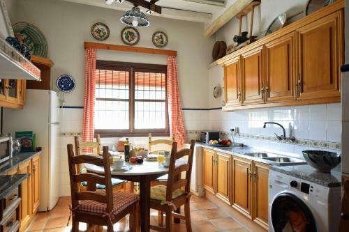 Tuguest Hortichuela House