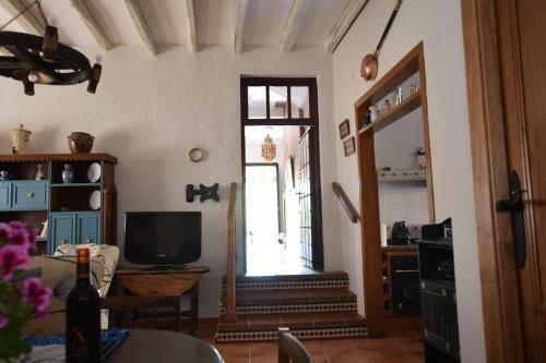 Tuguest Hortichuela House