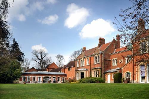 Hotel Oakwood House