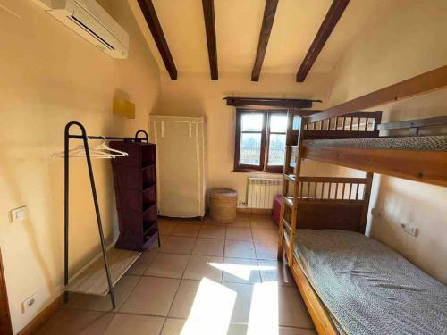 Casa Con Piscina Torroella De Fluvi�