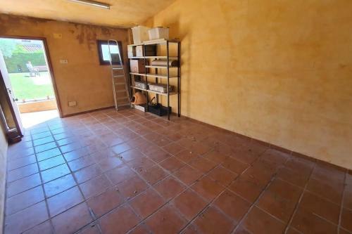 Casa Con Piscina Torroella De Fluvi�