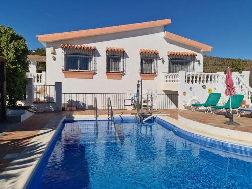 Fantastisk 10+5b�dds Villa I Torrox/nerja -spanien