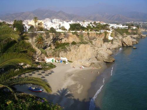 Countryside Private Apartment With Pool & Sea View