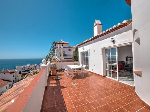 Amazing Villa With Magical View And Pool In Nerja