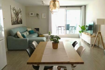 Shr039 2 Bedroom Apartment Al Duna Beach II