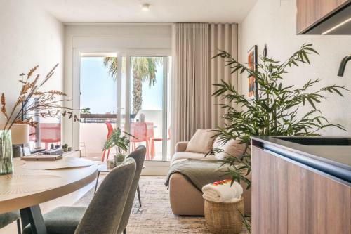 New ! Las Terrazas de La Torre Renovated Firstline Golfview Apartment