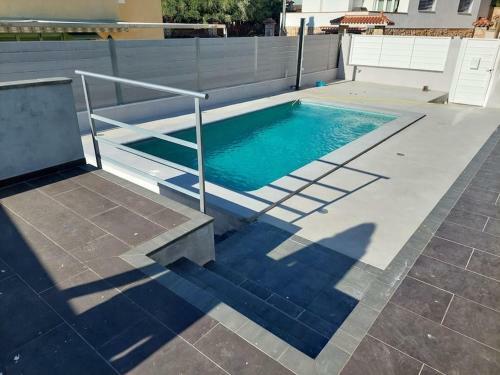 Almaralmar - Sunlight, Swimming Pool And Beach