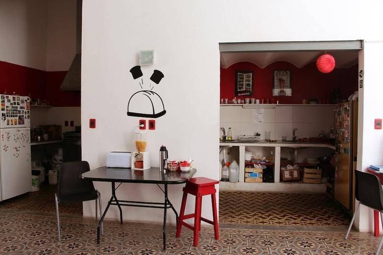Hostal Contraluz Art Hostel