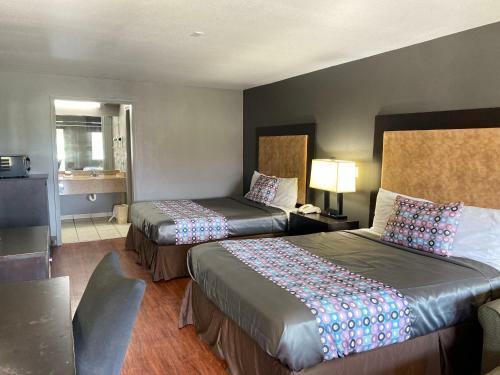 Motel Island Suites Bay City