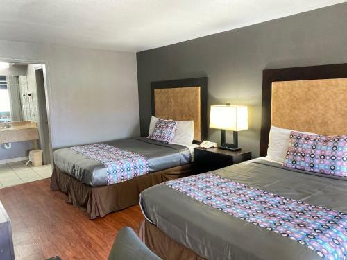 Motel Island Suites Bay City