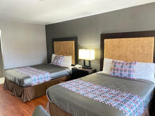 Motel Island Suites Bay City