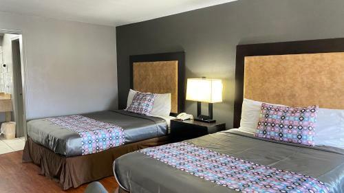 Motel Island Suites Bay City