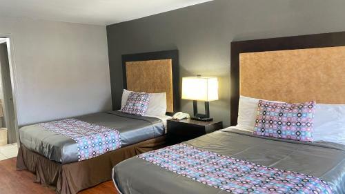 Motel Island Suites Bay City