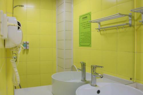 Alley Youth Hostel