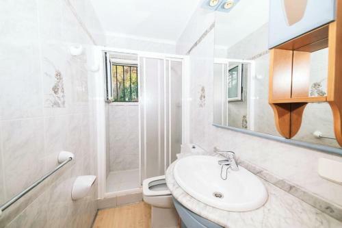 Villa Chalet Independiente En Primera L�nea de Moraira.