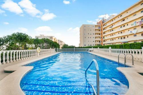 Apartamento Nice Views With Pool, Torrevieja