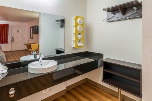 Hotel Parkway Inn Arlington