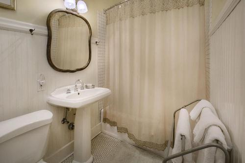 Royal Elizabeth Bed & Breakfast