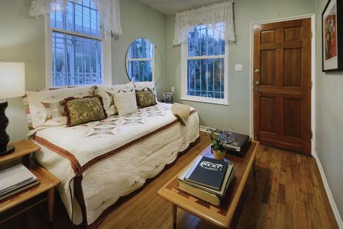 Royal Elizabeth Bed & Breakfast