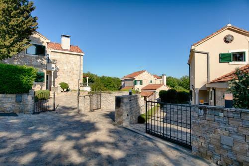 Villa Lu?i
