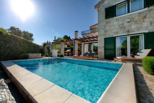 Villa Lu?i