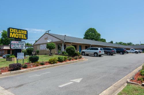 Deluxe Motel
