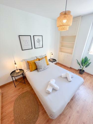 Large & Cozy Centrally Apartment