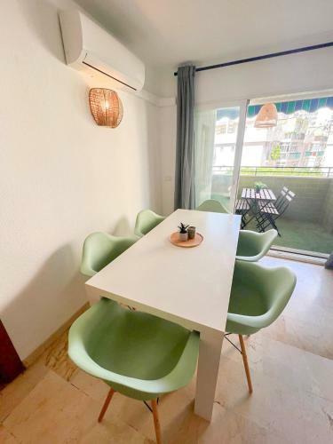 Large & Cozy Centrally Apartment