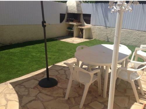 House With Pool / Garden / Bbq Beach