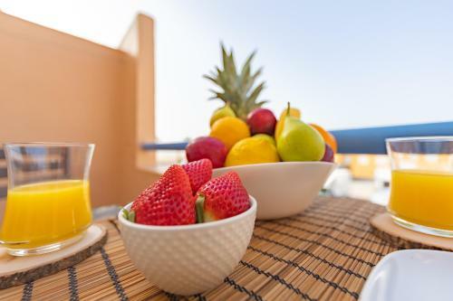 Apartamento Beachfront, Pool, Terrace & Wifi - *simplytarifa*