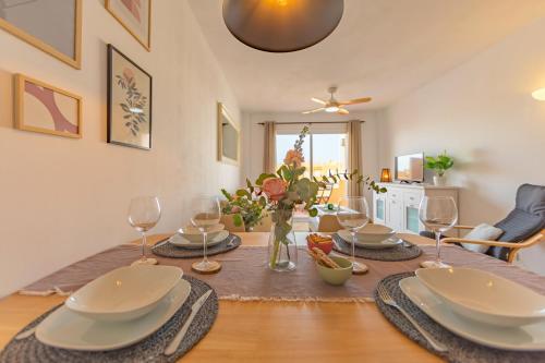 Apartamento Beachfront, Pool, Terrace & Wifi - *simplytarifa*