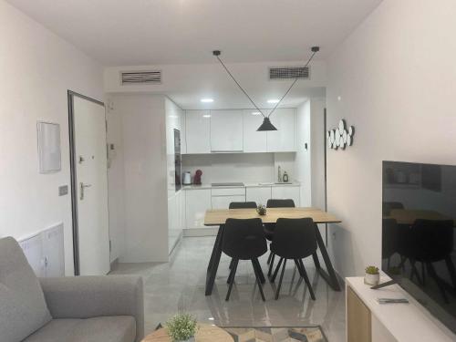 Moderno Apartamento A 200m De La Playa