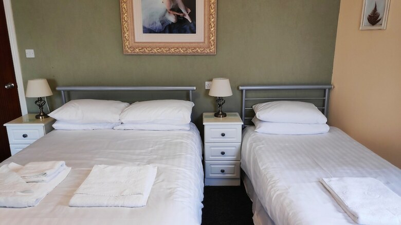 Hostal Elnor Guest House